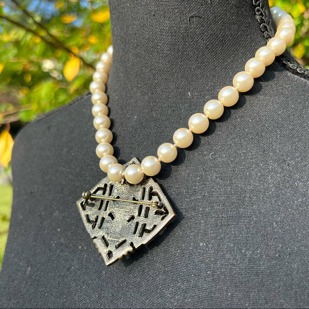 & Heidi Daus Victorian Style Pearl Necklace - Picture 4 of 9